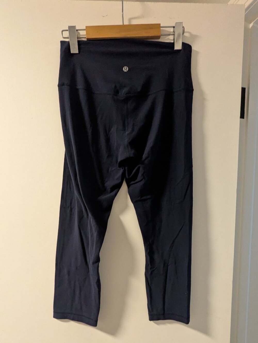 Lululemon Navy Leggings 3/4 length
